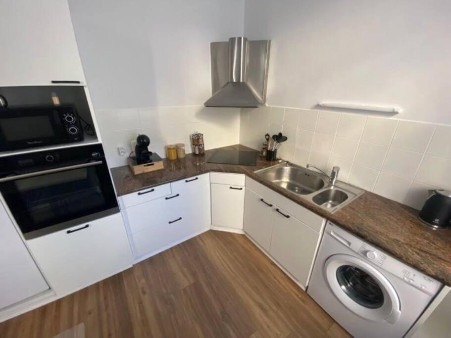 - 2 - Parking Voiture Apartment *