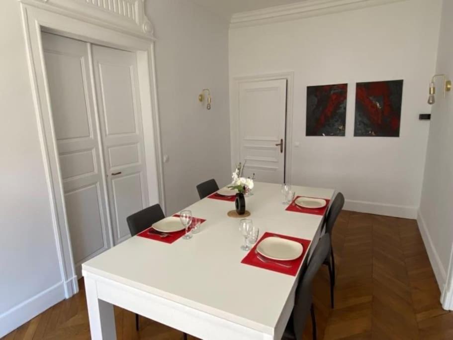 - 2 - Parking Voiture Mazamet